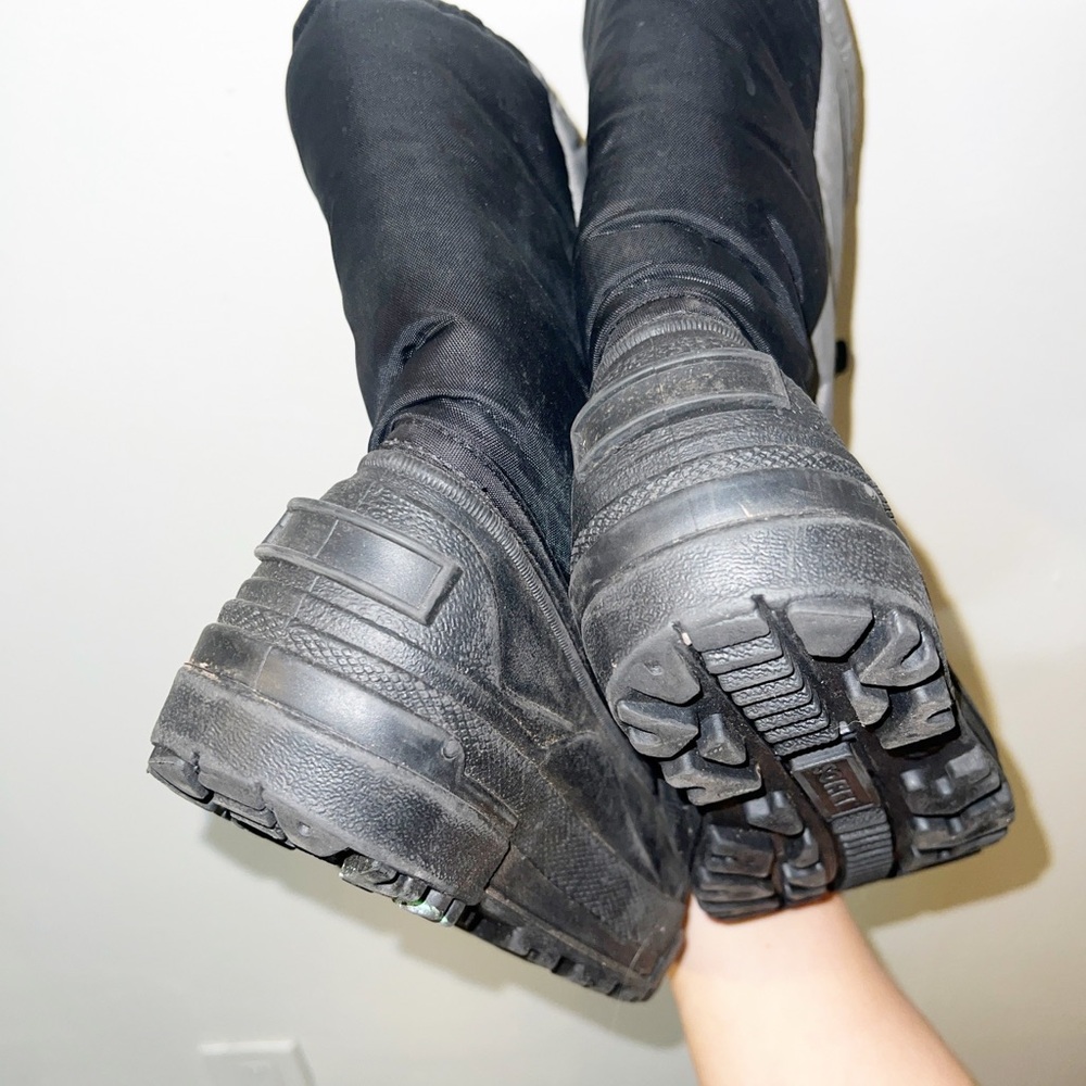 Sorel kids boys gray black and red winter boots - Picture 10 of 14